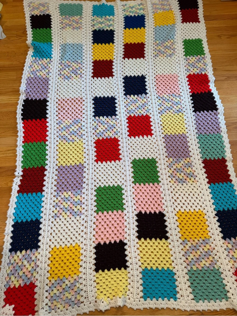 Vintage 1970s Retro boho Granny square handmade afghan 78”x49” Multicolor throw
